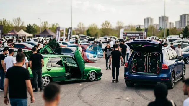 Diyarbakır'da Tuning Fest 2026 Coşkusu: Tersten Açılan Kapılar ve Dev Ses Sistemleri Ezber Bozdu