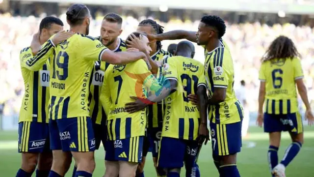 Kadıköy'de Tarihi Gece: Fenerbahçe Eyüpspor'u 8-0'lık Skorla Dağıttı