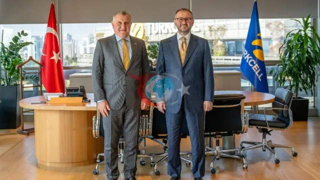Gençlik ve Spor Bakanı Dr. Osman Aşkın Bak'tan Turkcell'e Üst Düzey Ziyaret