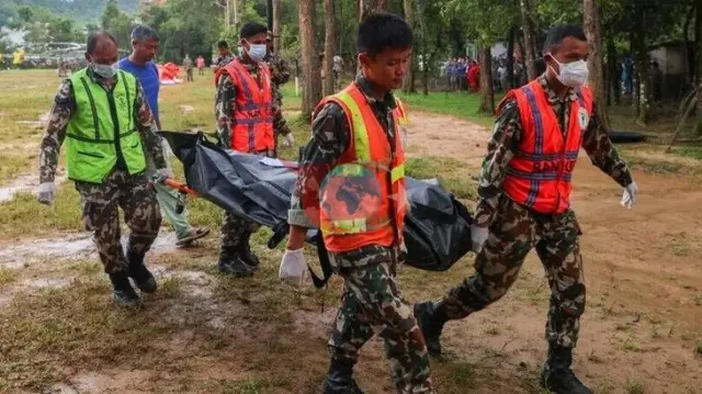 Nepaldaky sil heläkçiliginiň sany barha agyrlaşýar: ölenleriň sanynyň 10 müňe ýetmeginden gorkular bar