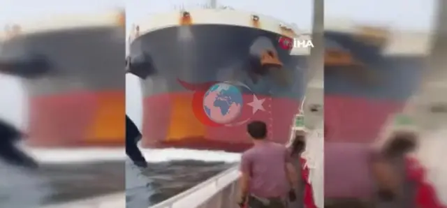 Singapur qirgʻoqlari yaqinida qoʻrqinchli lahzalar: ulkan yuk kemasi va baliqchi qayigʻi toʻqnashib ketdi!