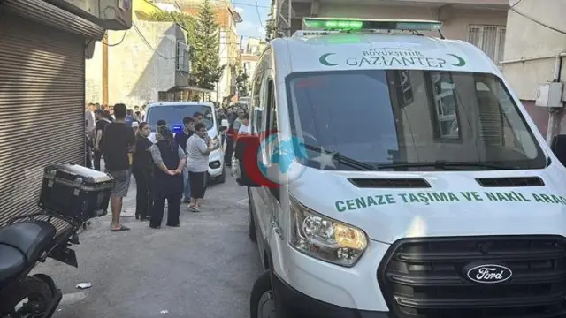 Gaziantep’te Cinnet Dehşeti: Eşini Katleden Zanlı Sokağa Çıkıp Rastgele Ateş Açtı, 3’ü Çocuk 4 Yaralı!