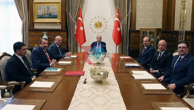 Cumhurbaşkanı Erdoğan, Ankara Valisi Canbolat ve Kent Protokolünü Külliye'de Kabul Etti