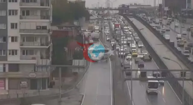 Avcılar D-100'de Kontrolden Çıkan Servis Midibüsü Dehşet Saçtı: 8 Yaralı