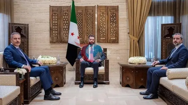 Dışişleri Bakanı Hakan Fidan Şam'da: Suriye Cumhurbaşkanı Şara ile Kritik Görüşme
