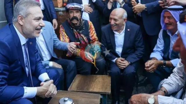 Dışişleri Bakanı Hakan Fidan’a Diyarbakır’da Sevgi Seli: Esnaf ve Vatandaşla Bir Araya Geldi