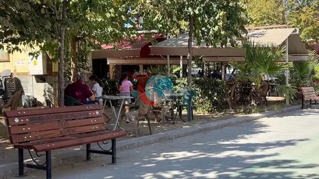 Manisa'da Çay Bahçesi Tuvaletinde Gizli Kamera Skandalı: Çalışan Tutuklandı!