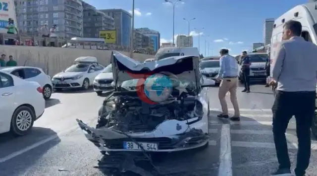 Beylikdüzü'nde Zincirleme Trafik Kazası: Çok Sayıda Yaralı Var