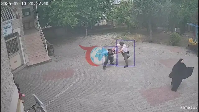 İstanbul'da Camide Yardım Parası Kavgası: İmam ve Müezzin Tekme Tokat Birbirine Girdi