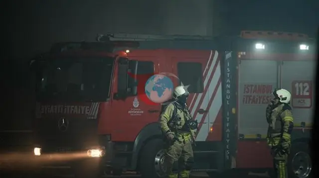 Pendik'te Korkutan Cami Yangını: Velibaba Yeni Camisi Deposu Alevlere Teslim Oldu