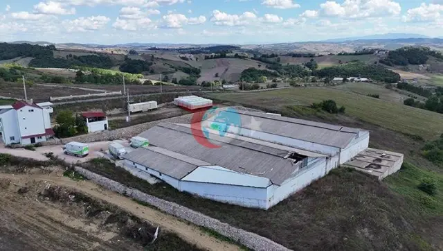 Kocaeli'deki Ahbap Deposu Mercek Altında: Binlerce Yardım Malzemesi Çürümeye mi Terk Edildi?