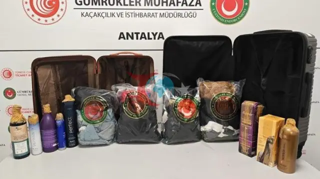 Antalya Havalimanı'nda Dev Uyuşturucu Operasyonu: Valizlerden Kilolarca Sıvı Metamfetamin Çıktı
