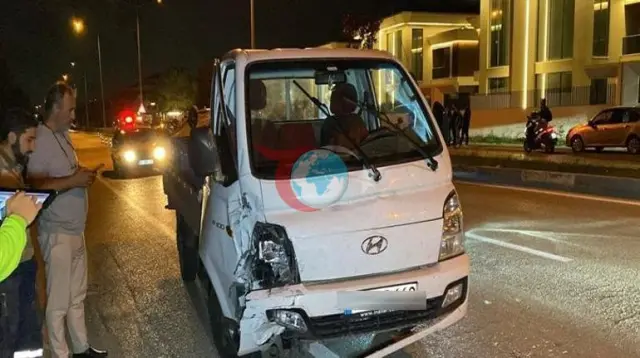 Bursa İnegöldə Dəhşətli Qəza: Avtomobil Kamyonetlə Toqquşub Aşdı, 2 Yaralı var!