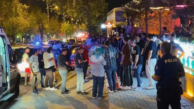 Denizli'de Restoranda Silahlı Çatışma: 2 Kişi Hayatını Kaybetti, 4 Yaralı