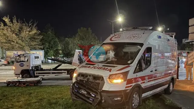 Kayseri'de Feci Kaza: Hasta Taşıyan Ambulans ile Otomobil Çarpıştı, 6 Yaralı