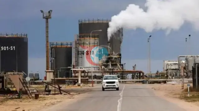 Libya'da Kritik Petrol Tesisine İHA Saldırısı: Trablus'ta Tanklar ve Boru Hatları Hedef Alındı