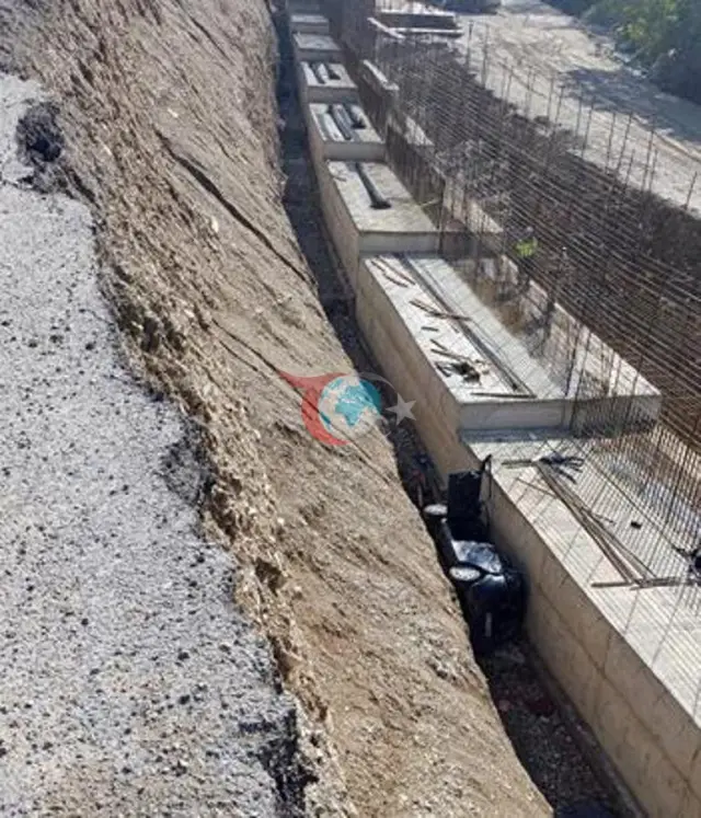Erzurum Oltu'da Feci Kaza: Otomobil 5 Metreden Şantiye Alanına Uçtu, 3 Ölü