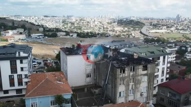 Avcılarda dam təmiri fəlakət gətirdi: Yanğın növbəti binaya yayıldı!