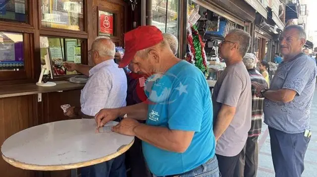 Edirne'de Şans Rüzgarı: 100 TL'lik Kazı Kazan Kartıyla 8 Milyon Liralık Dev İkramiye Kazandı!