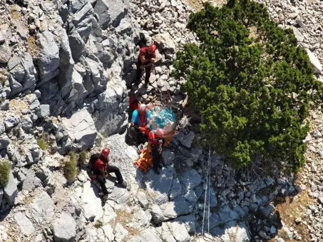 Ölüdeniz Babadağ'da Yamaç Paraşütü Faciası: Pilot ve Çinli Turist Hayatını Kaybetti