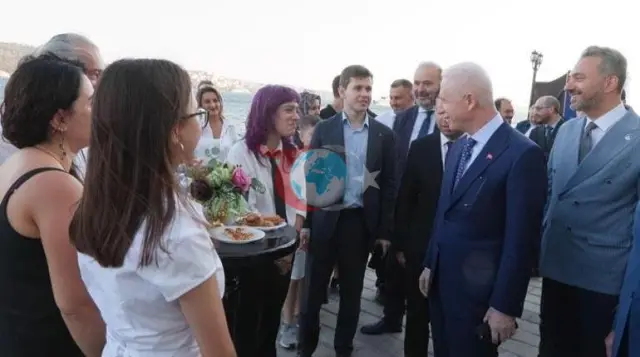 YKS Şampiyonlarına Büyük Ödül: Kabataş Erkek Lisesi'nin Birincilerine Togg Hediye Edildi!