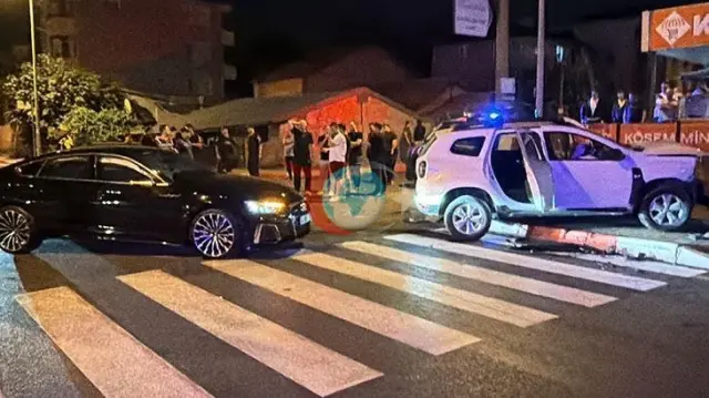 Bartın'da Sivil Polis Aracı ile Otomobil Çarpıştı: Biri Komiser 2 Polis Memuru Yaralandı
