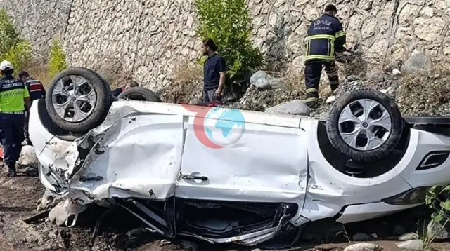 Adana'da Feci Trafik Kazası: Otomobil Dereye Uçtu, 2 Kadın Hayatını Kaybetti