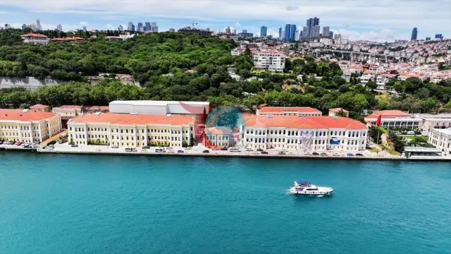 Bosforyň taryhy Feriye köşklerinde 118 ýyllyk bilim uçar agajy: Kabataş oglanlar orta mekdebi