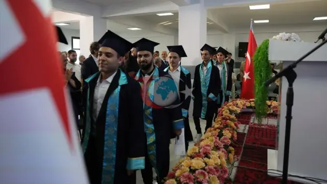 Suriye’de Eğitim Seferberliği: Türkiye Maarif Vakfı Öğrencileri Kep Attı