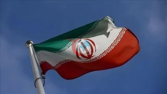 Erondan AQSh yoshlarining "qarz evaziga urush" chaqirig'iga qattiq munosabat: "Farzandlaringiz yollanma askar bo'lib qolishiga yo'l qo'ymang"