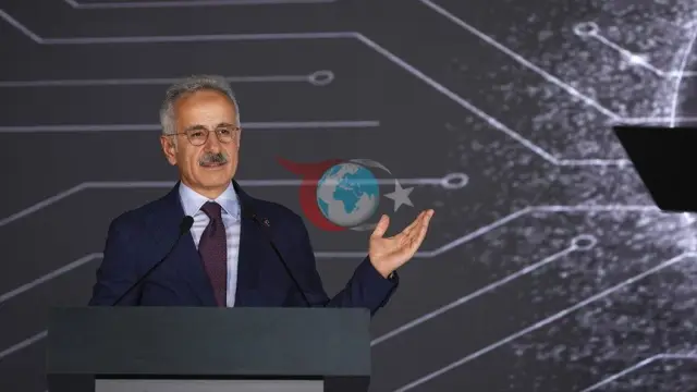 Türkiye'nin Yeni "Dijital Kalesi" İzmir'de Açıldı: 300 Milyon Dolarlık Dev Yatırım
