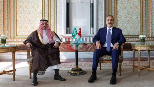 Dışişleri Bakanı Hakan Fidan, Suudi Mevkidaşı Bin Ferhan ile İstanbul'da Bir Araya Geldi
