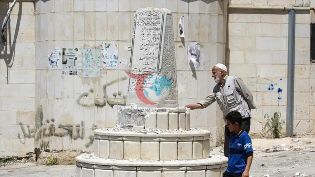 İsrailli Aşırı Sağcı Milletvekili Zvi Sukkot'tan Nablus'ta Yeni Provokasyon: Asker Korumasında Filistin Anıtını Parçaladı