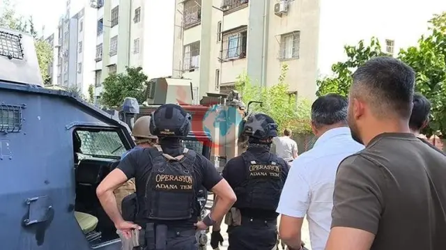 Adana'da Polise El Bombası ve Tabancayla Direnen Şüpheli Yakalandı