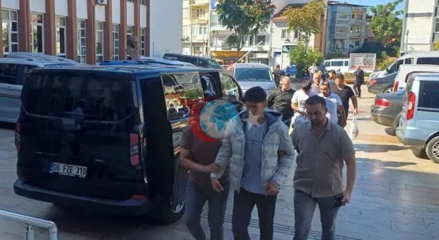 Aydın'da Okul Önünde Silahla Yakalanan Şüphelilerden 3'ü Tutuklandı