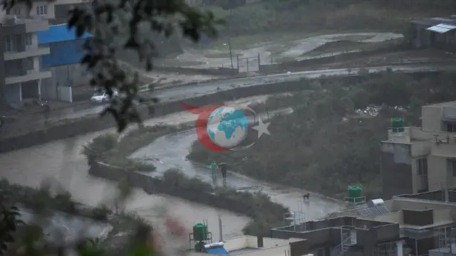 Nepal'de Şiddetli Yağışlar Nedeniyle 25 Bölgede Ana Yollar Ulaşıma Kapandı