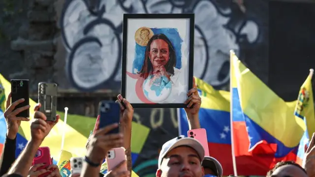 Venezuela'da Yüzlerce Kişi Seçim ve Machado'nun Dönüşü Talebiyle Gösteri Düzenledi