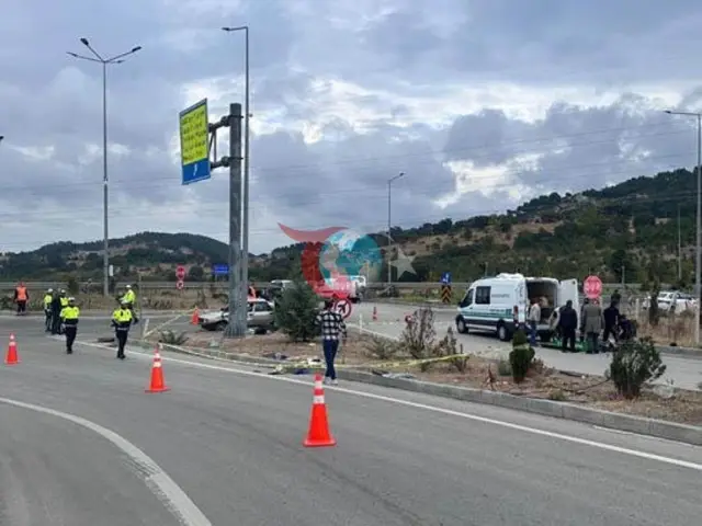 Ayvacık'ta Yolcu Otobüsü ile Otomobil Çarpıştı: 2 Ölü