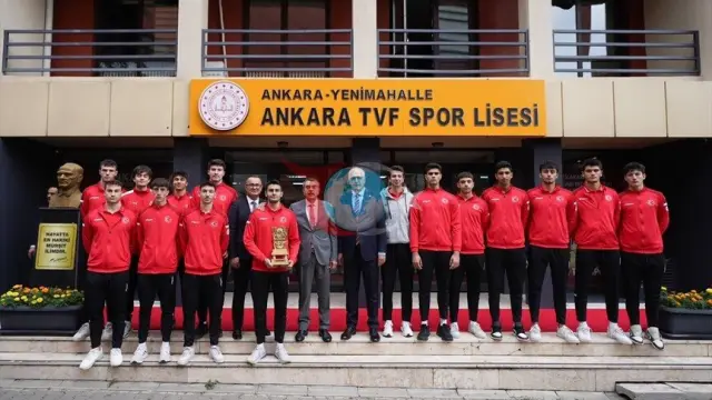 Milli Eğitim Bakanı Tekin, Ankara TVF Spor Lisesinde Dünya Şampiyonu Öğrencilerle Buluştu