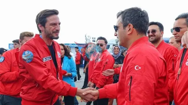 Selçuk Bayraktar Şanlıurfa'daki TEKNOFEST'te Demirören Medya Standını Ziyaret Etti