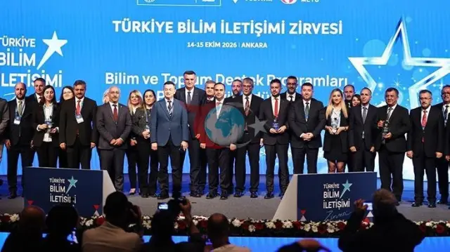 1. Türkiye Bilim İletişimi Zirvesi Ankara'da Düzenlendi: Bakan Kacır Ödülleri Takdim Etti