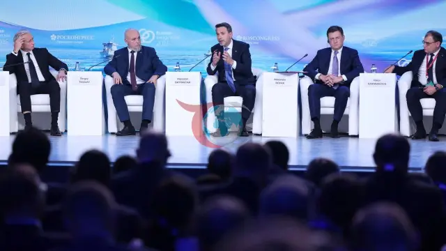 Bakan Bayraktar Rusya Enerji Haftası’nda: Mevcut Boru Hattı Kapasiteleri Etkin Kullanılmalı