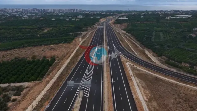 Çeşmeli-Taşucu Otoyolu'nun 52 kilometrelik Çeşmeli-Kızkalesi kesimi 19 Ekim'de trafiğe açılıyor