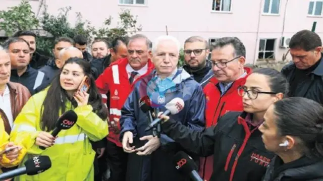 Istanbul Sariyer Ayazagadagi toshqin falokatidan keyin oqim toʻshagidagi inshootlarni buzish boshlandi