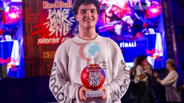 Türkiye şampiyonları Kerem Çolak ve Kemalp, Zürih'teki Red Bull Dance Your Style Dünya Finali'nde yarışacak