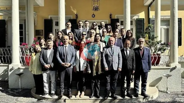 Adm ve Gdz Elektrik, İzmir'de muhtar temsilcileri ile bir araya geldi