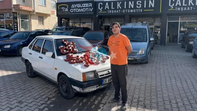 Eskişehir'de İlginç Takas: Galeri Esnafı Otomobilini 100 Kilogram Dana Sucuğuyla Değiştirdi
