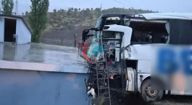 Şırnak Uludere'de yolcu otobüsü ile TIR çarpıştı: 15 kişi yaralandı