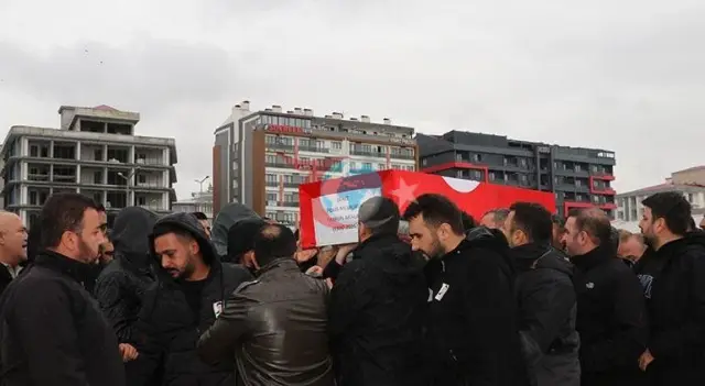 Hakkari-Van kara yolunda meydana gelen trafik kazasında şehit olan polis memuru Tayfun Akalın uğurlandı
