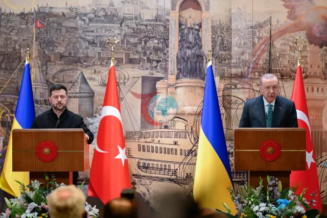 Prezident Ərdoğan və Ukrayna Prezidenti Zelenski Dolmabahçedə sülh prosesini müzakirə ediblər